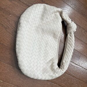Elegant Cream Woven Women's Bag
